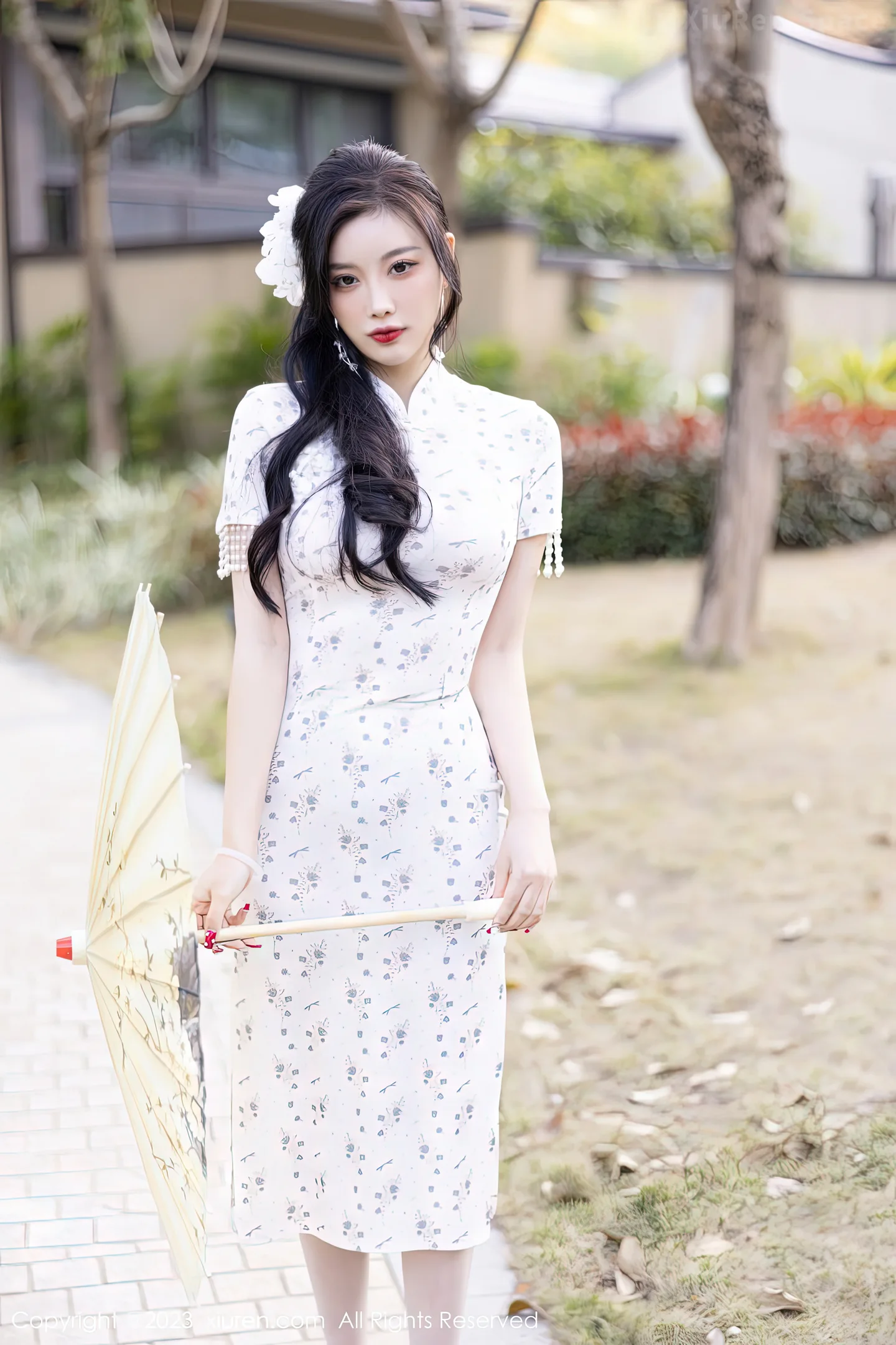 图片[3]-[XiuRen秀人网]2023.01.20 VOL.6173 就是阿朱啊 银色连衣裙与白色情趣制服铠甲性感私房写真集-秀人网官方网站